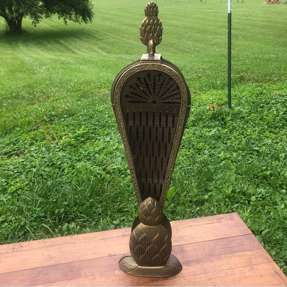 Vintage MCM Brass Fireplace Screen Pineapple - Picture 16 of 16